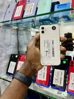 New Apple iPhone 11 64 GB White