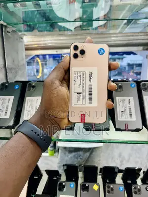 New Apple iPhone 11 Pro Max 256 GB Gold
