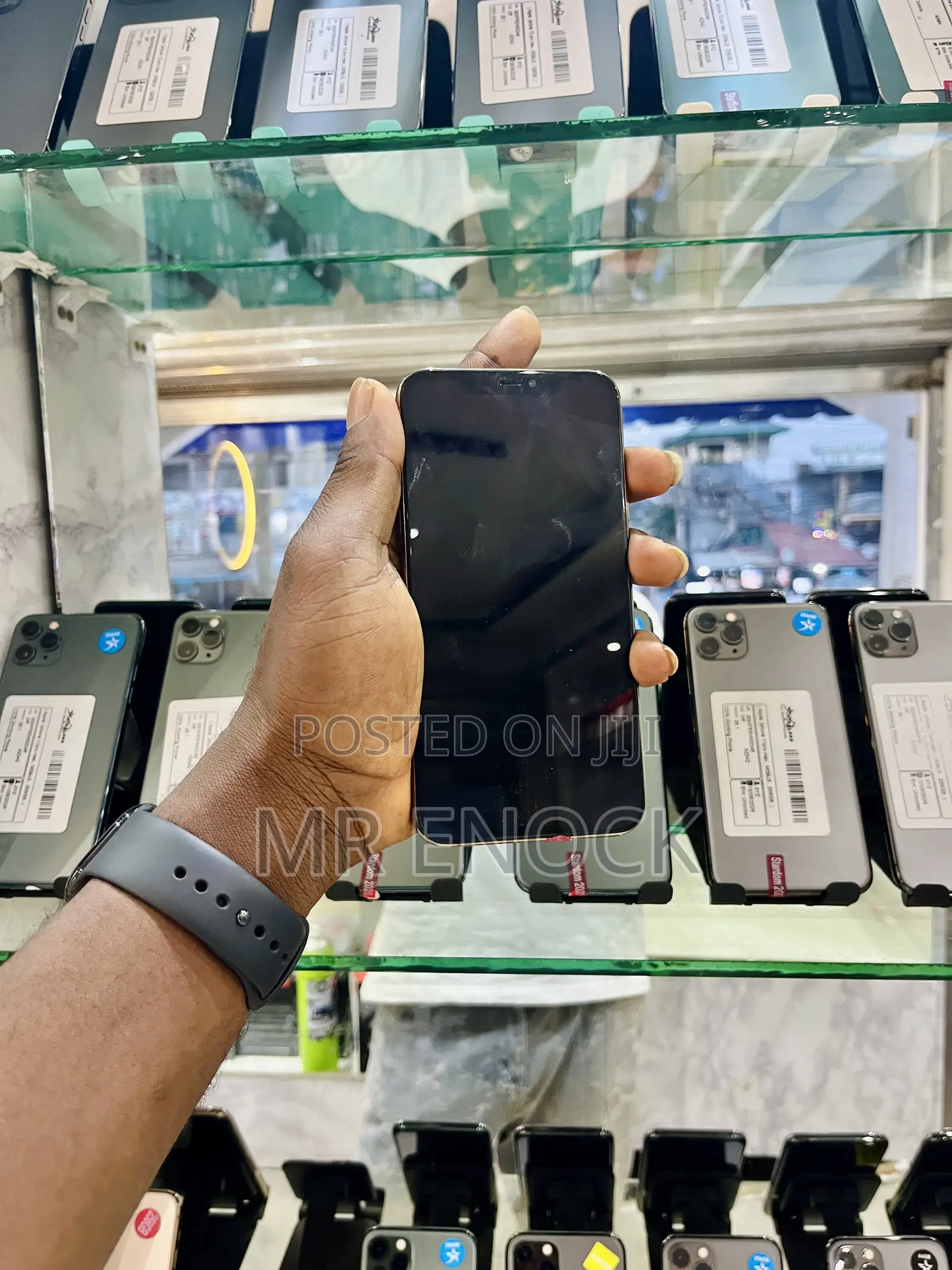 New Apple iPhone 11 Pro Max 256 GB Gold