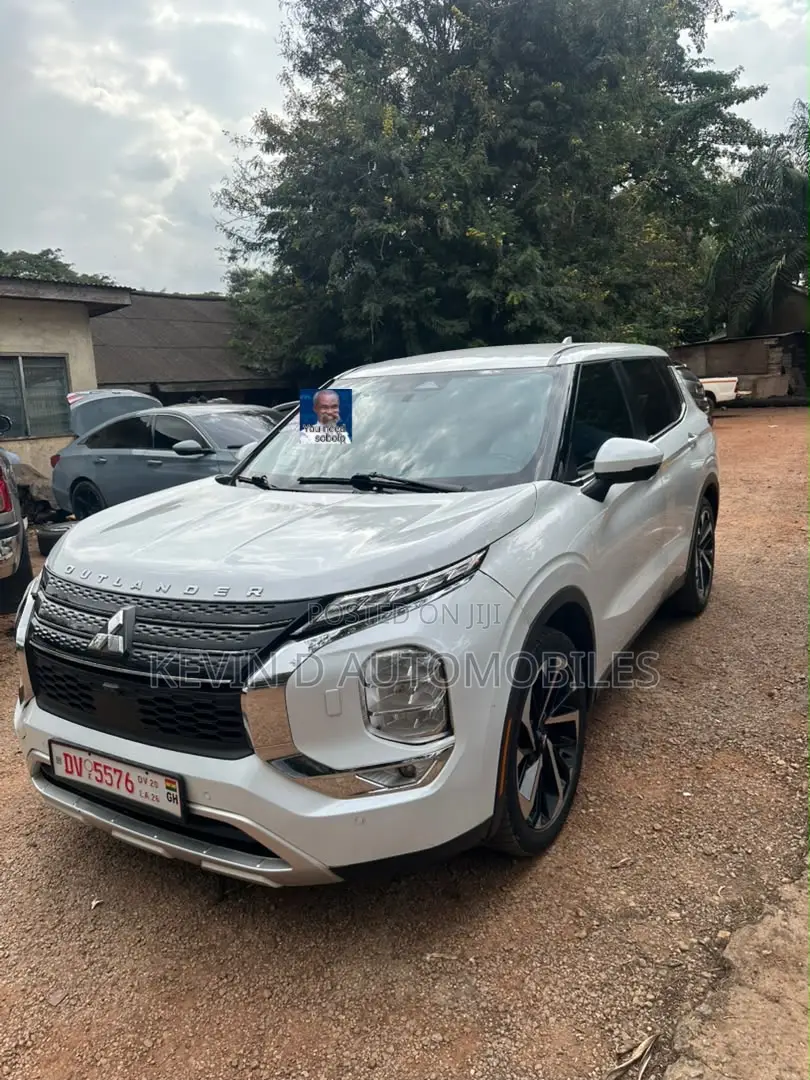 Mitsubishi Outlander SE 2022 White