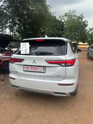 Mitsubishi Outlander SE 2022 White