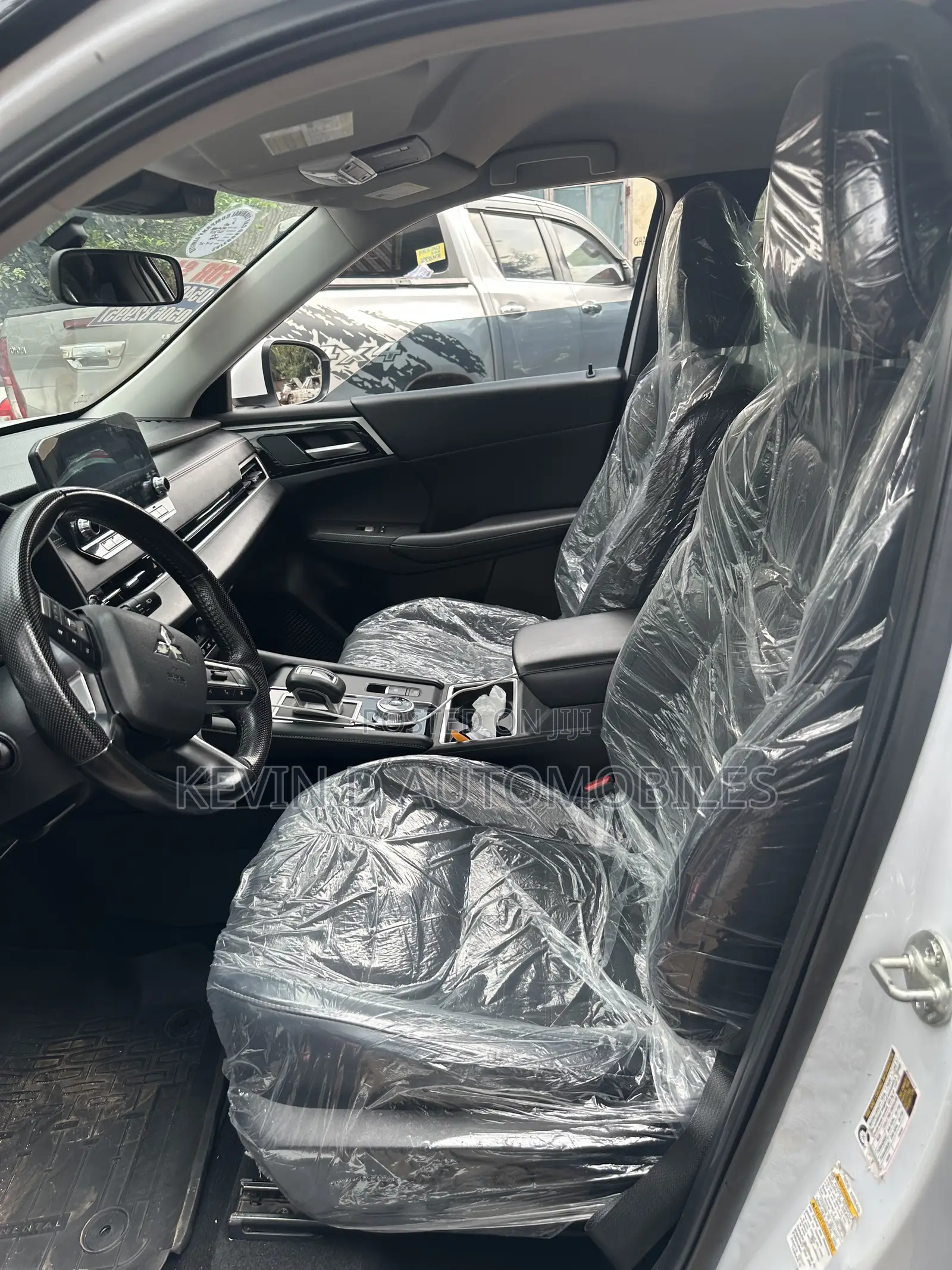 Mitsubishi Outlander SE 2022 White
