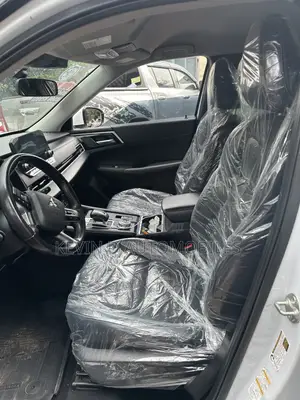 Mitsubishi Outlander SE 2022 White