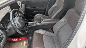 Toyota C-HR 2020 Pearl