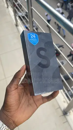 New Samsung Galaxy S22 5G 256 GB Black