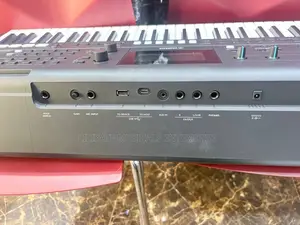 Yamaha Keyboard PSR-E483