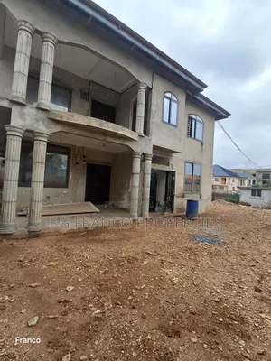 6bdrm House in Kg Franco Properties, Baatsona Total for sale