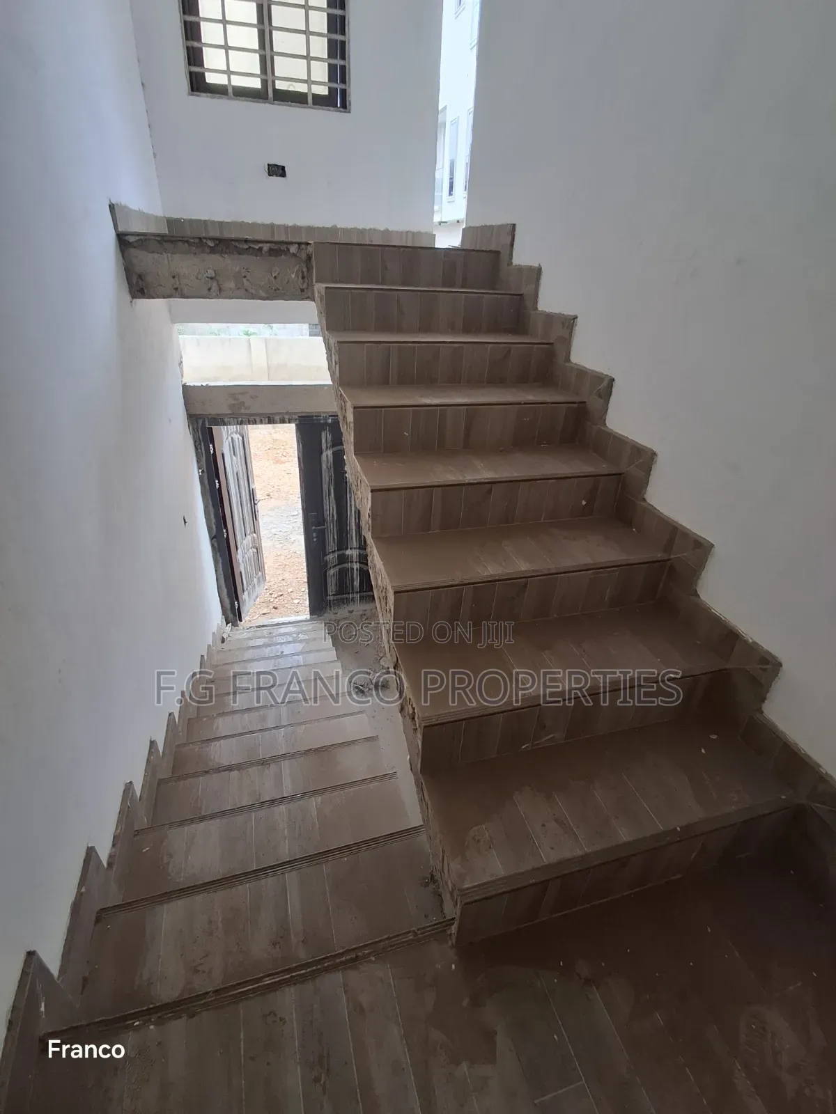 6bdrm House in Kg Franco Properties, Baatsona Total for sale