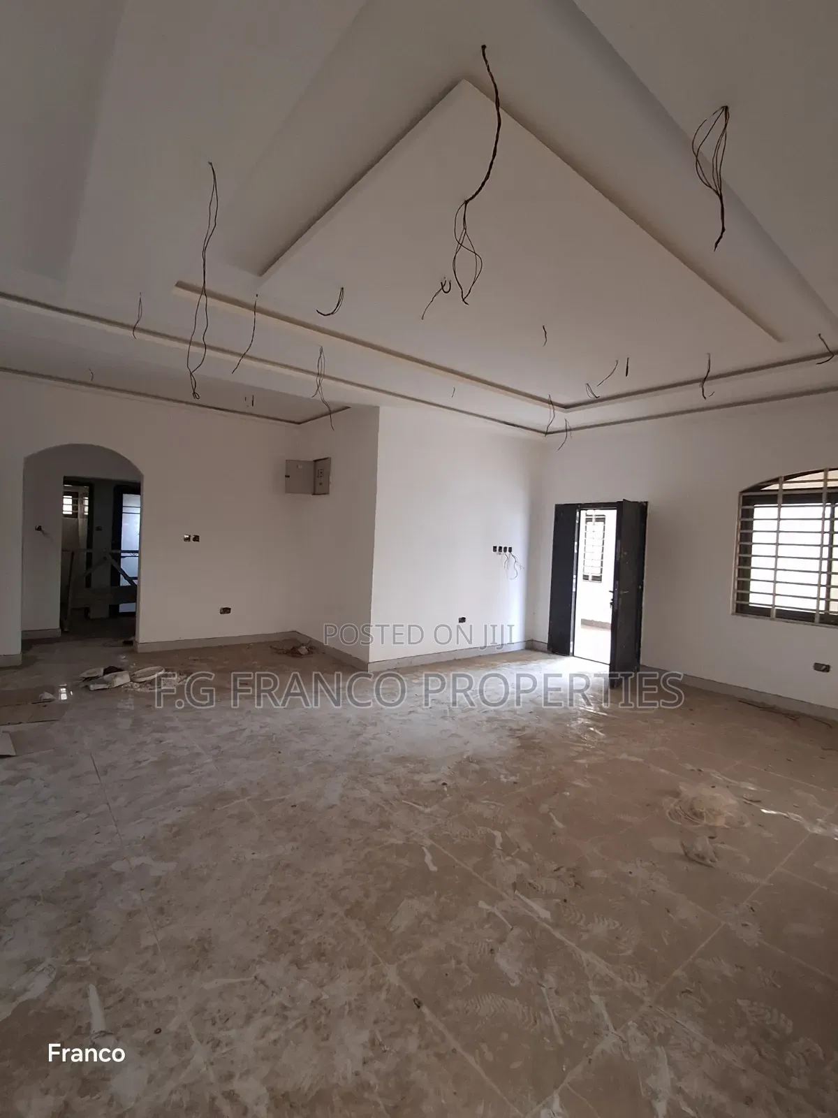 6bdrm House in Kg Franco Properties, Baatsona Total for sale