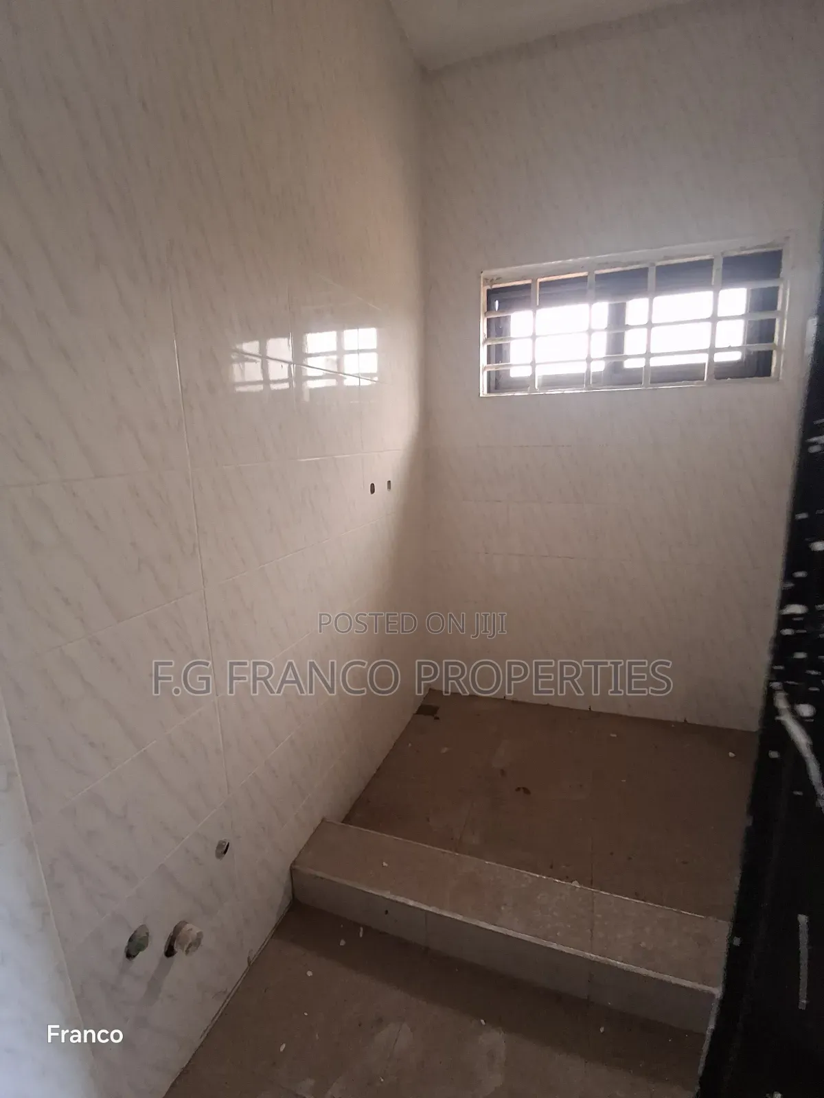 6bdrm House in Kg Franco Properties, Baatsona Total for sale