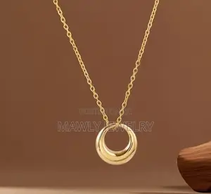 Gold Circle Pendant Necklace