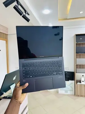 Laptop Asus Zenbook 14 8GB Intel Core i5 SSD 512GB
