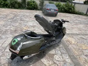 Yamaha 2019 Brown