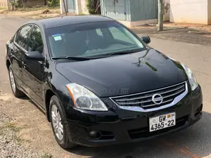 Nissan Altima 2012 Black