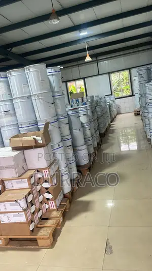 High-Quality European Acrylic Paints for Retail Wholesale Supply.