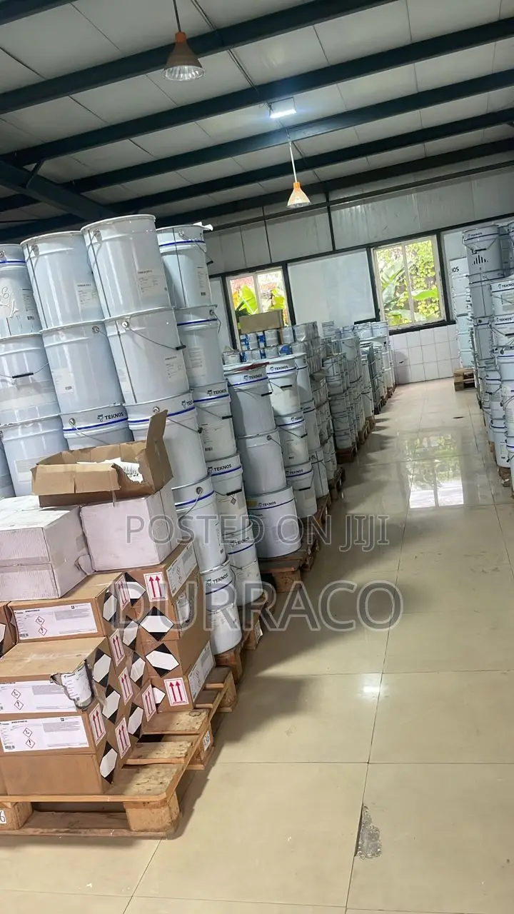 High-Quality European Acrylic Paints for Retail Wholesale Supply.