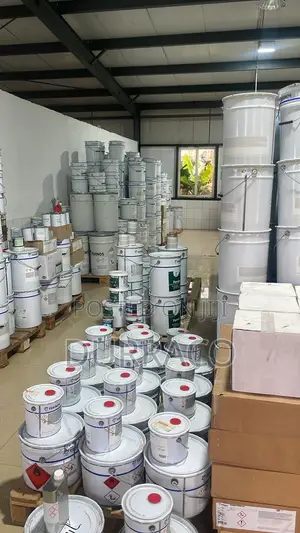 High-Quality European Acrylic Paints for Retail Wholesale Supply.