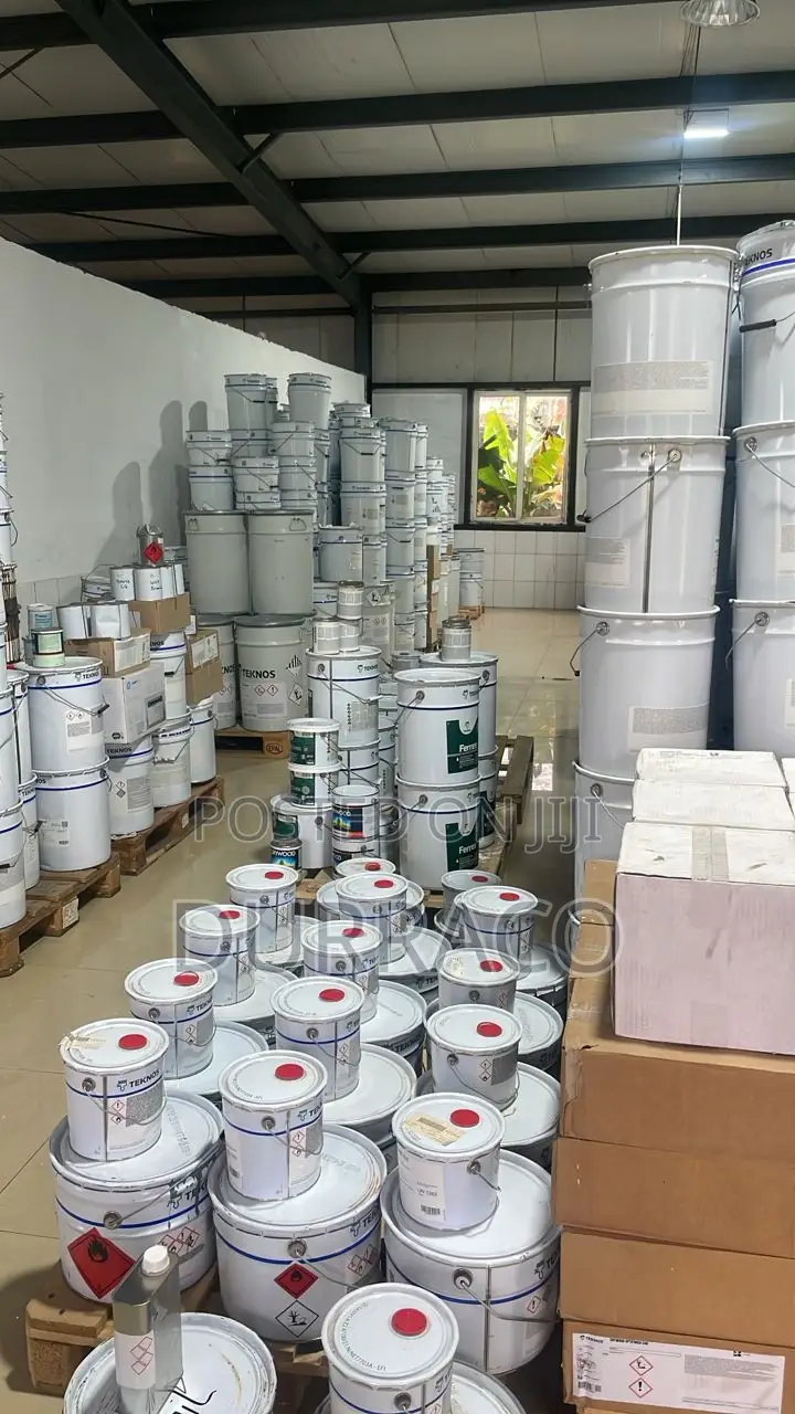 High-Quality European Acrylic Paints for Retail Wholesale Supply.