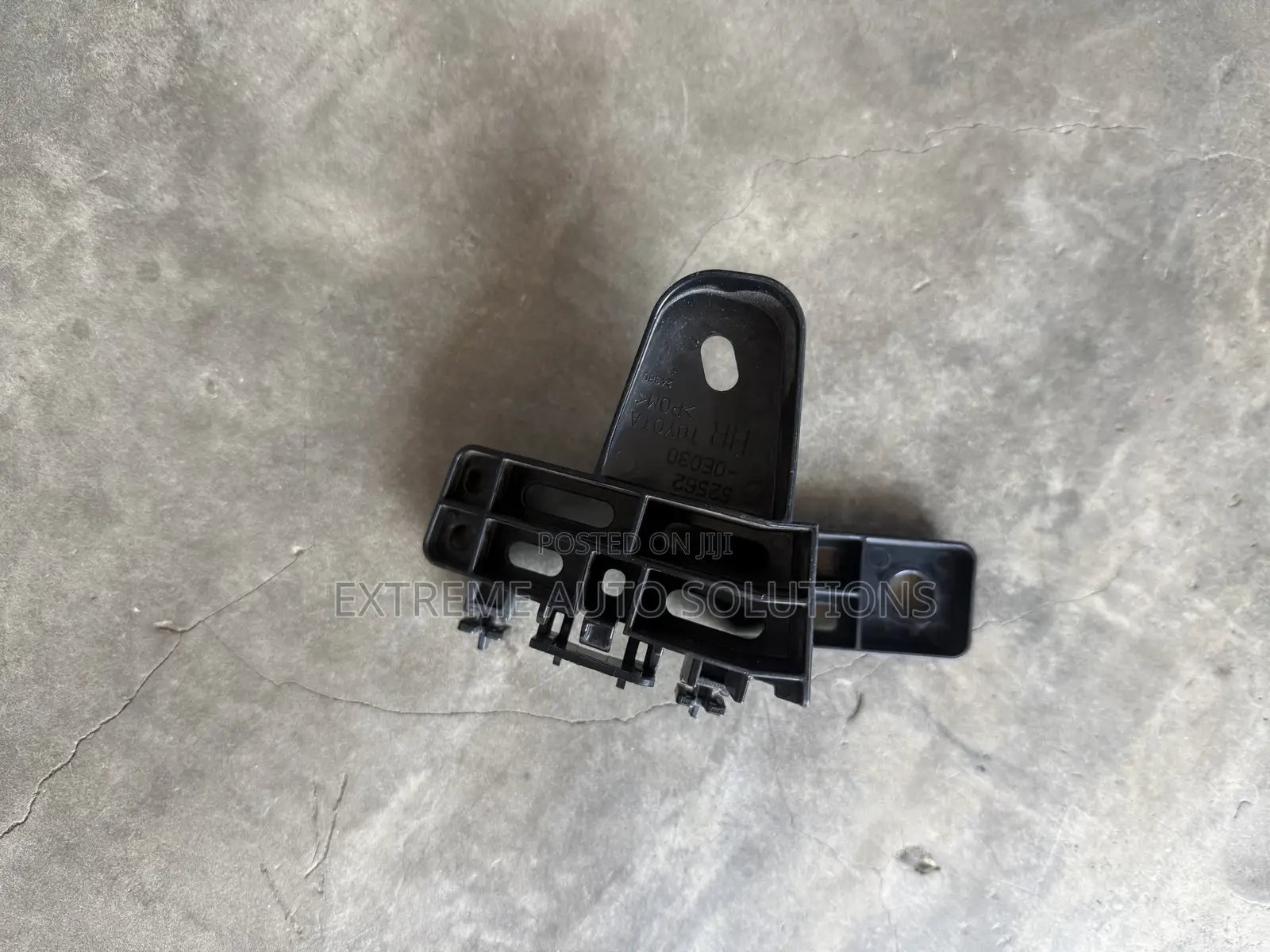 OEM 2020 2021 TOYOTA HIGHLANDER Tail Light Bracket