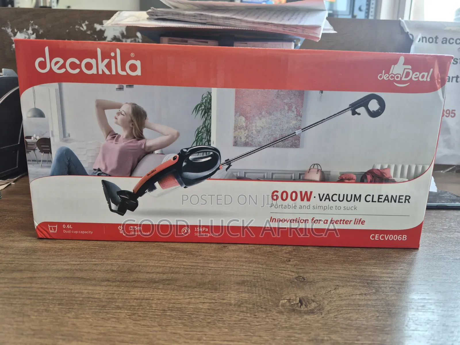 Decakila 600W 220V Vacuum Cleaner ( CECV006B )