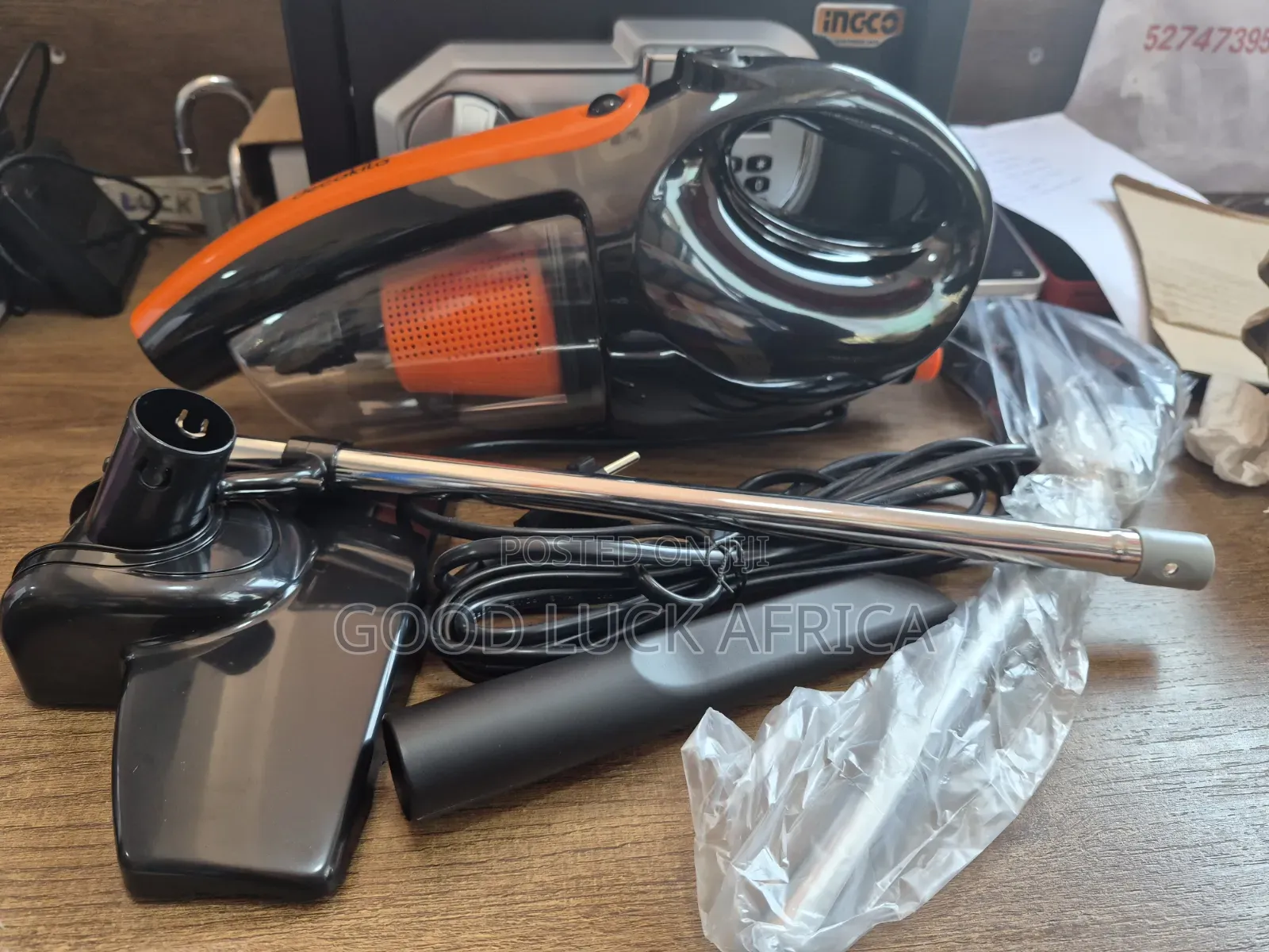 Decakila 600W 220V Vacuum Cleaner ( CECV006B )