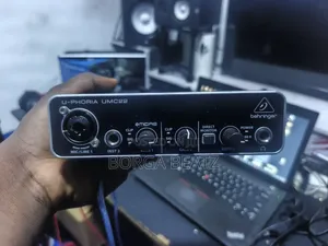 Behringer Uphoria Um22 Soundcard/ Audio Interface