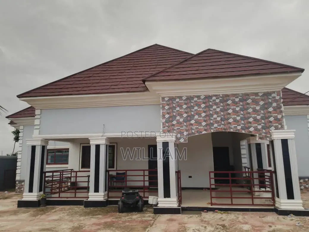 Furnished 4bdrm Duplex in Nurse Quarter, Awutu Senya East Municipal