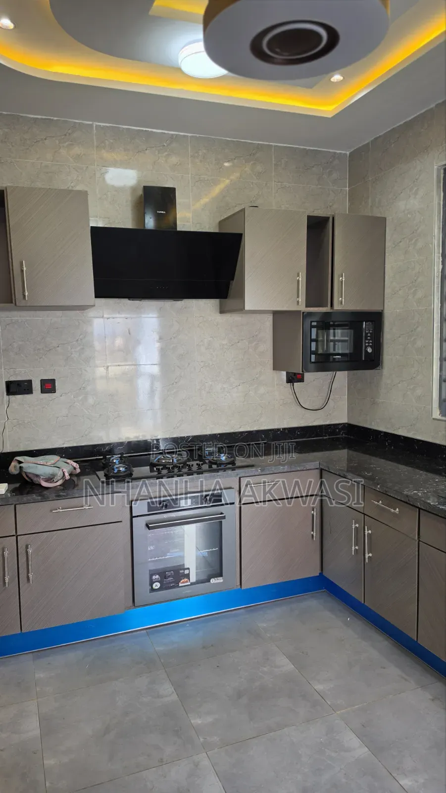 2bdrm Apartment in Community 18, Sakumono for rent