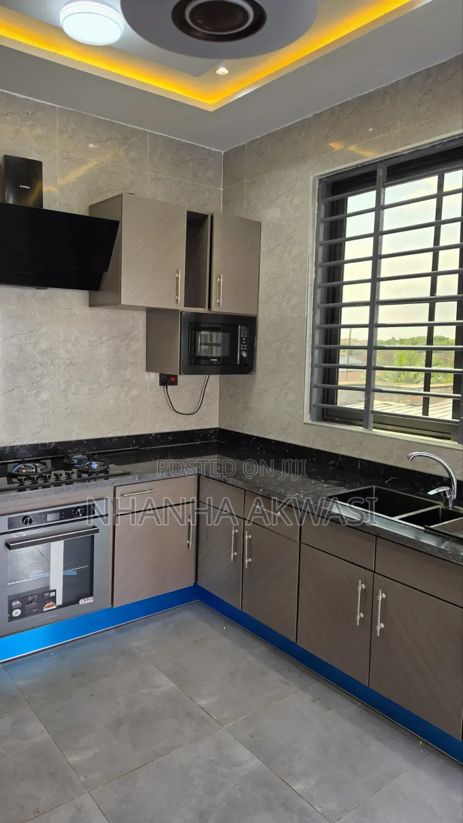 2bdrm Apartment in Community 18, Sakumono for rent