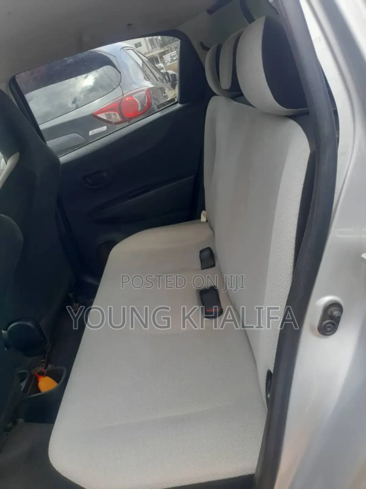 Toyota Vitz 2012 Silver