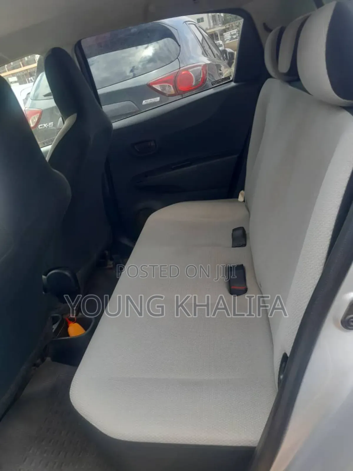 Toyota Vitz 2012 Silver