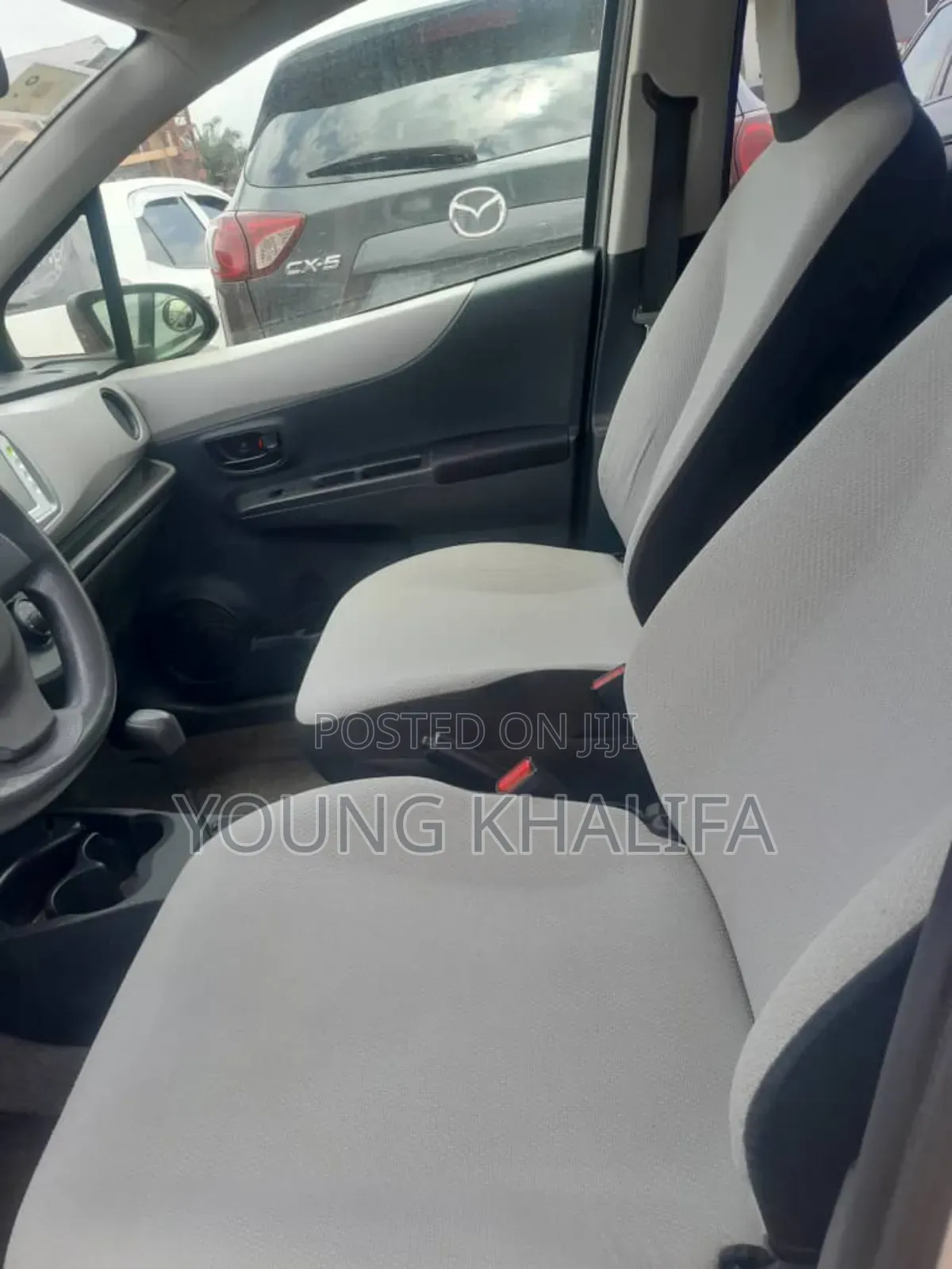 Toyota Vitz 2012 Silver
