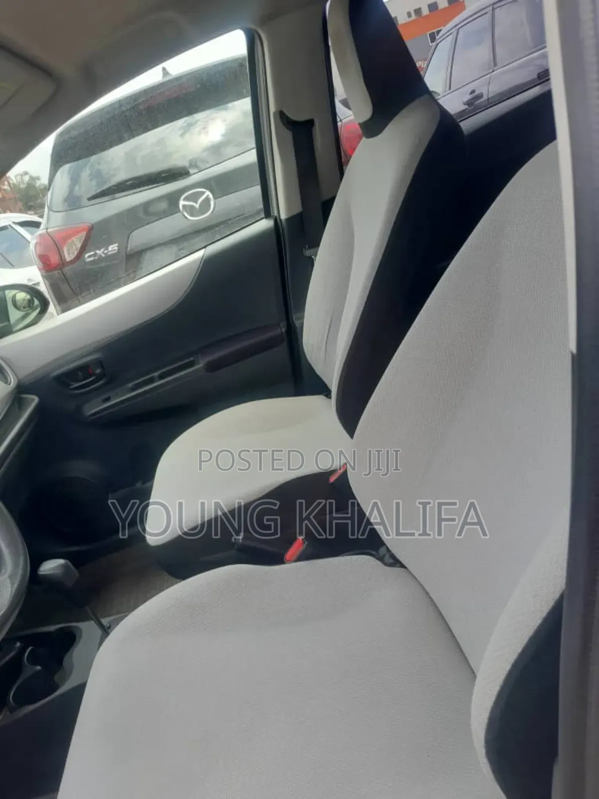 Toyota Vitz 2012 Silver