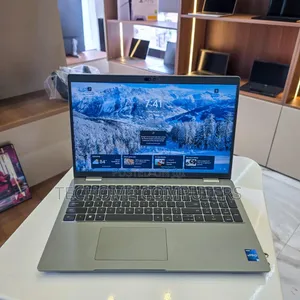 Laptop Dell Precision 3581 16GB Intel Core i7 SSD 512GB