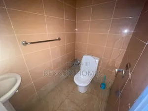 2bdrm Apartment in Market for rent