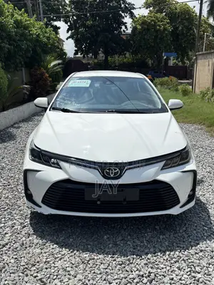 Toyota Corolla 2023 White