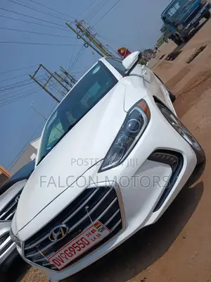 Hyundai Elantra 2018 White