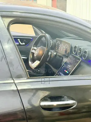 Mercedes-Benz C300 2023 Black