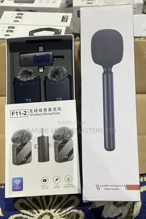 Wireless Lavalier Microphone With Handheld Interview Mic–Type C iPhone