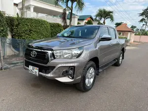 Toyota Hilux 2021 Gray