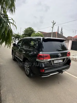 Toyota Land Cruiser 2010 Black