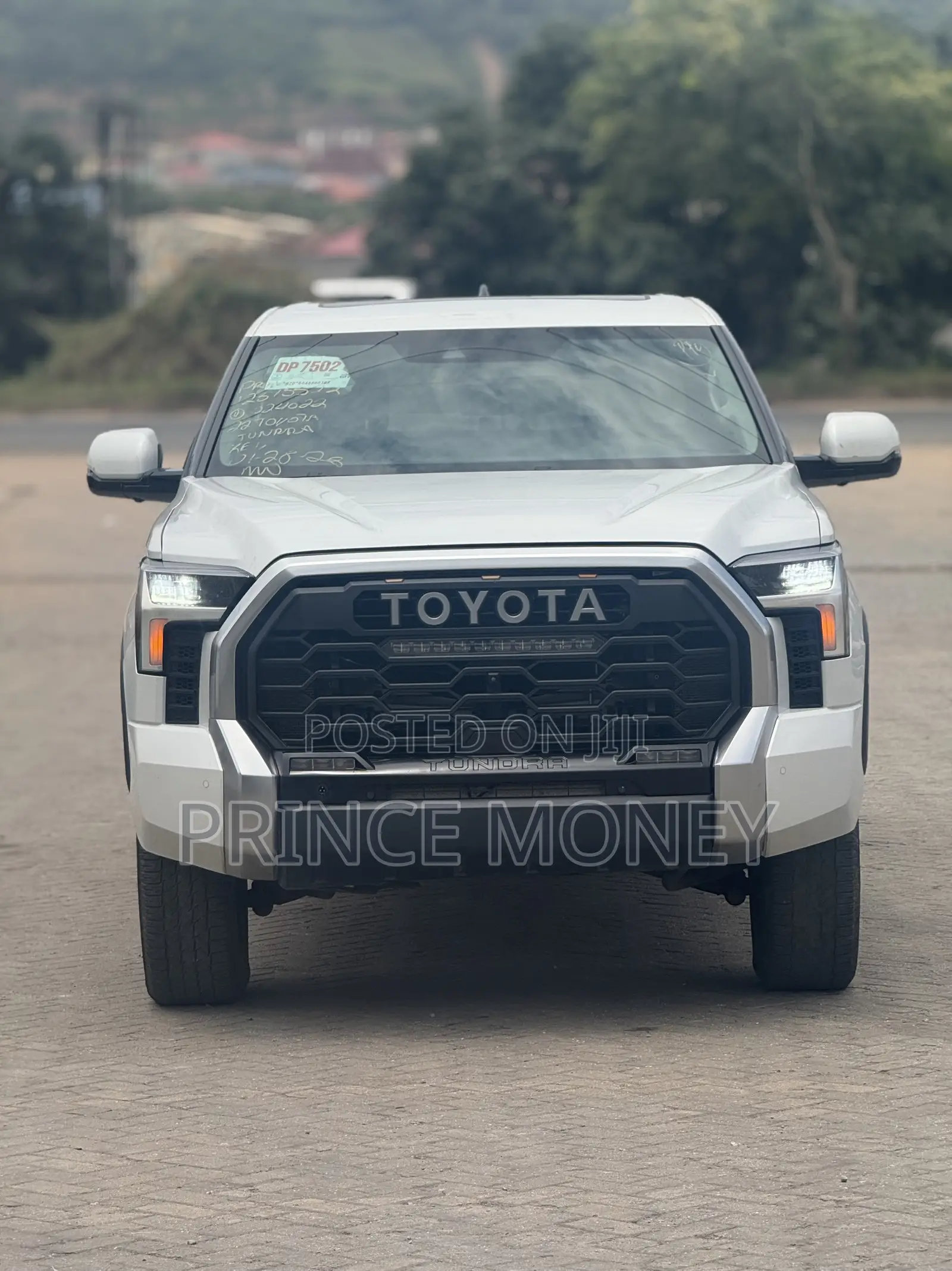 Toyota Tundra 2023 White