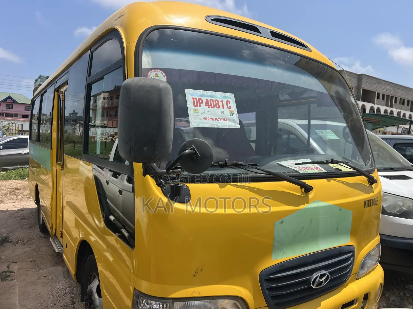 Hyundai County 2012 Yellow