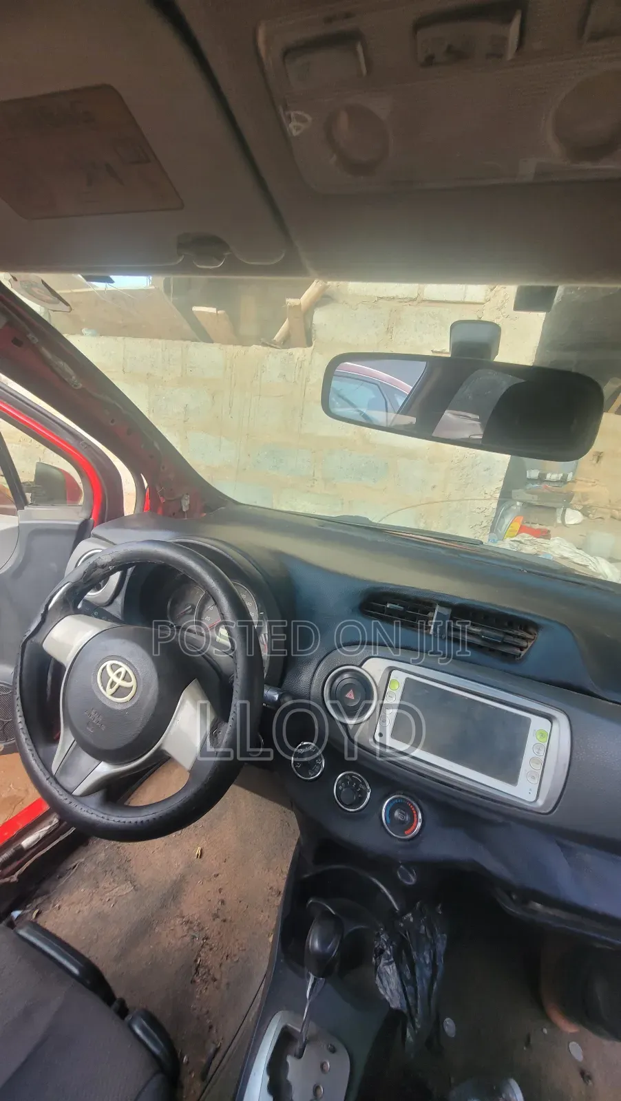 Toyota Vitz 2012 Red