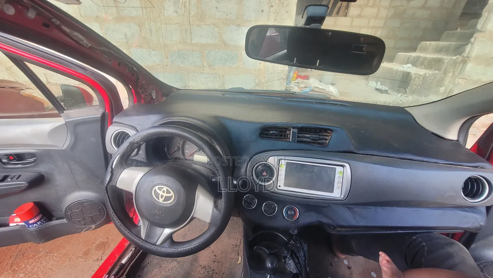 Toyota Vitz 2012 Red