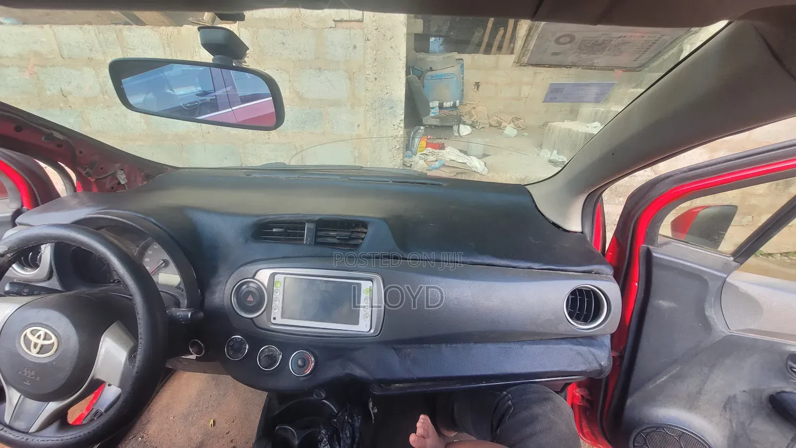 Toyota Vitz 2012 Red