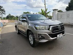 Toyota Hilux 2021 Gray