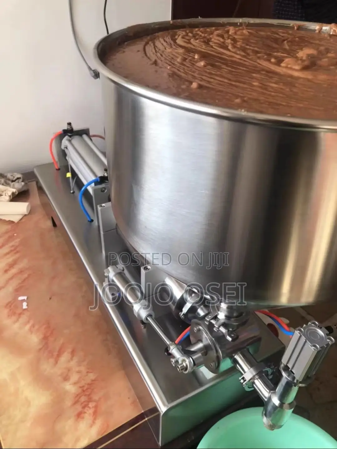 Pedal Controlled Paste Filling Machine. 100 - 1000ml