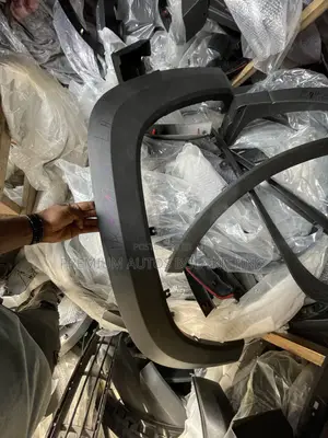 Toyota Tacoma 2016–2023 Fender Moulding / Wheel Arch Trim (OEM Style)