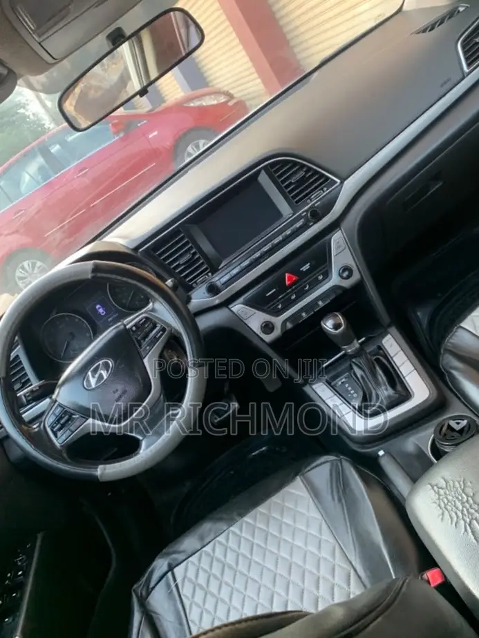 Hyundai Elantra 2017 White